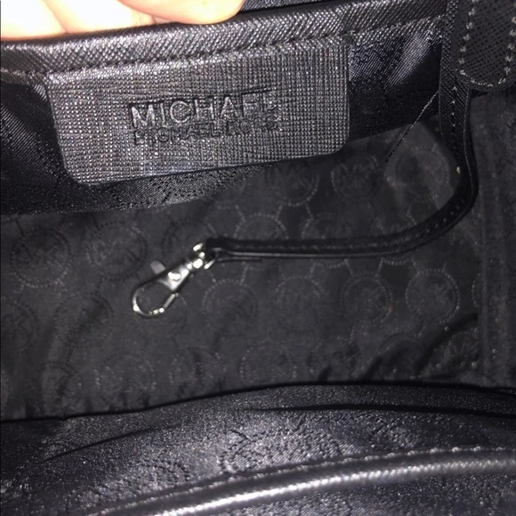 Michael Kors Small Selma Bag - Picture 6 of 8